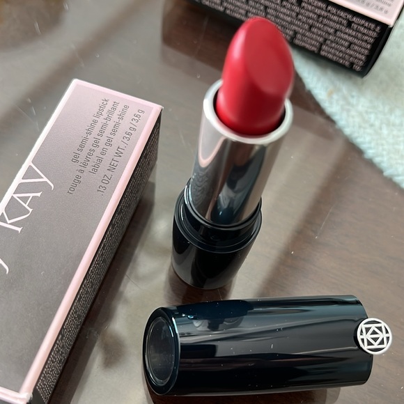 NIB Mary Kay semi shine lipstick in Red Smolder - Picture 2 of 3